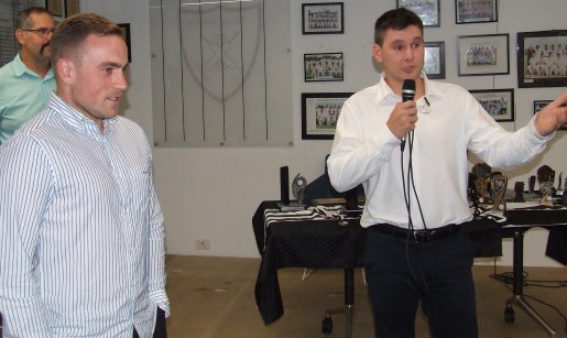 Life Member Jack Newman speaks about his push to get this year's Club Champion Hayden Rayner to our club - Jonty Rhodes listens in. Life Member Jack Newman speaks about his push to get this year's Club Champion Hayden Rayner to our club - Jonty Rhodes listens in.
